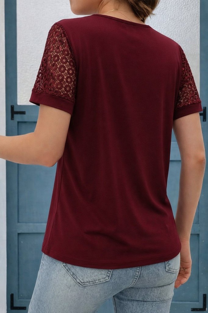 Kadın Kısa Kollu V Yakalı Dantel Detaylı Viskon Bluz