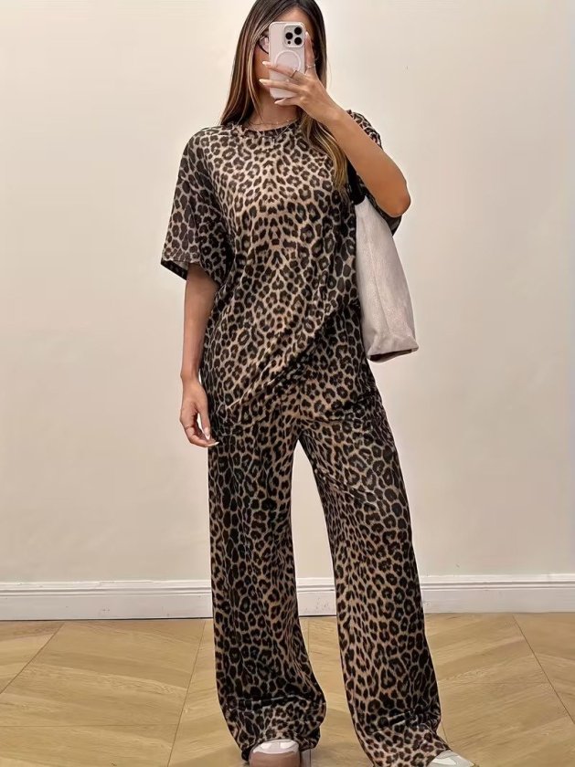 Kadın Kısa Kollu Bisiklet Yaka Iki Iplik Leopar Desenli Bluz Ve Pantolon Ikili Takım