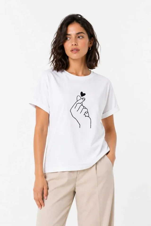Kore Parmak Kalp Aşk Temalı Minimal Baskılı Tişört Yazlık Kısa Kol T-Shirt - Beyaz