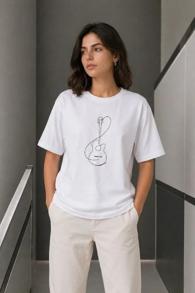 Minimal Gitar Baskılı Tişört T-Shirt Yazlık Kısa Kol Bisiklet Yaka T-Shirt - Beyaz