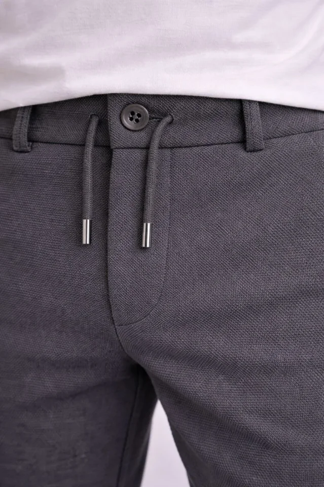 Erkek Diagonel Mikro Dokulu Duble Paça Cepli Pantolon Bağcıklı Bel, Modern Kesim - Füme